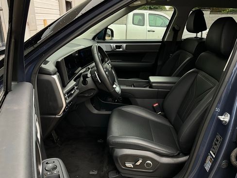 Used 2025 Hyundai Santa Fe SEL image 10