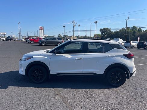 Used 2024 Nissan Kicks SR w/ SR Premium Package image 13