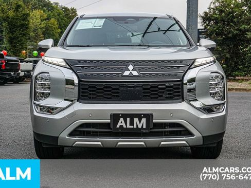 Used 2023 Mitsubishi Outlander SE image 11