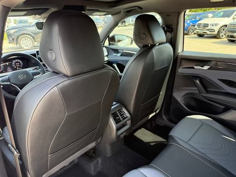 Used 2025 Volkswagen Tiguan SE R-Line AWD/4WD image 30