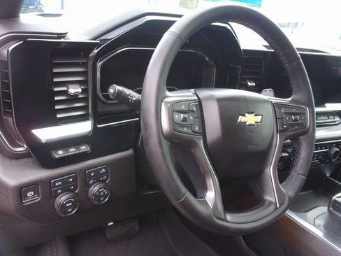 Used 2024 Chevrolet Silverado 1500 High Country w/ High Country Premium Package image 32