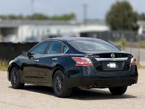 Used 2015 Nissan Altima 2.5 S w/ Power Driver Seat Package FWD image 10