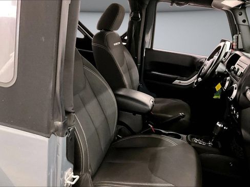 Used 2015 Jeep Wrangler Rubicon AWD/4WD image 28
