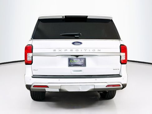 Used 2024 Ford Expedition Max XLT image 7