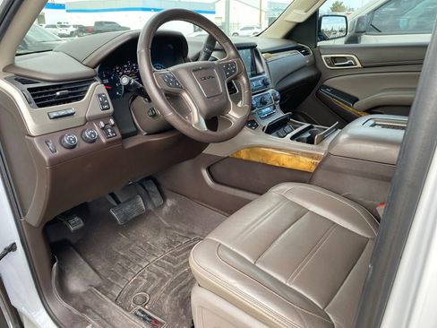 Used 2017 GMC Yukon Denali AWD/4WD image 6
