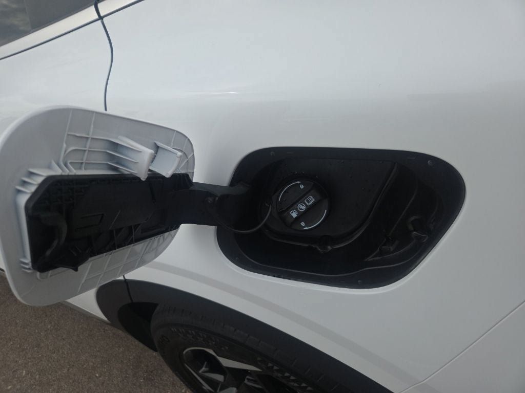 Used 2026 Kia Sportage EX FWD image 31