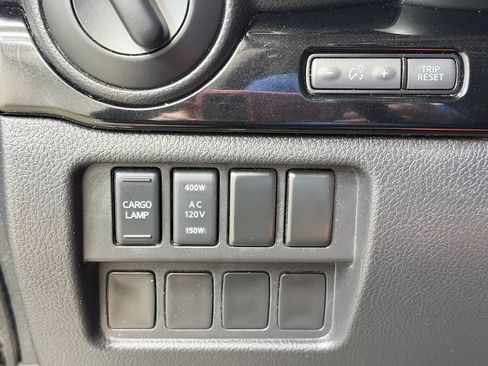 Used 2020 Nissan Titan SV w/ SV Convenience Package AWD/4WD image 39
