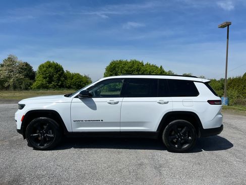Used 2023 Jeep Grand Cherokee L Laredo AWD/4WD image 6