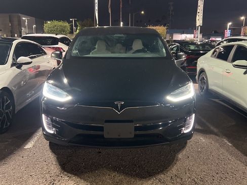 Used 2018 Tesla Model X 75D image 13