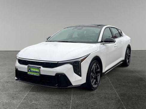 Used 2025 Kia K4 GT-Line w/ GT-Line Sunroof Package image 3