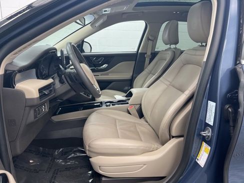 Certified 2022 Lincoln Corsair Standard w/ Premium Package image 17