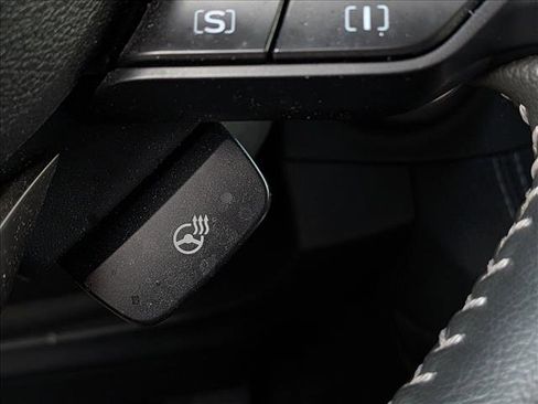 Used 2023 Subaru Forester Touring image 6