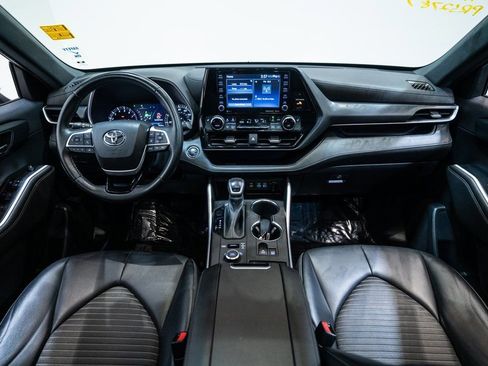 Used 2022 Toyota Highlander XSE image 14