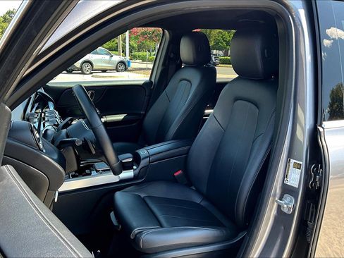 Used 2023 Mercedes-Benz GLB 250 4MATIC image 27