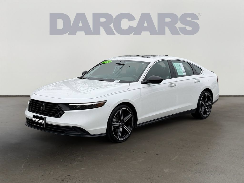 Used 2025 Honda Accord Sport image 3