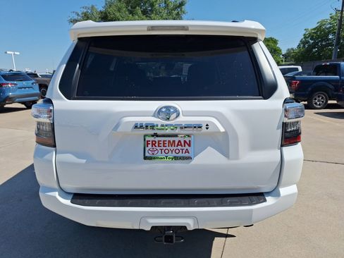 Used 2023 Toyota 4Runner SR5 Premium w/ Moonroof Package RWD image 5