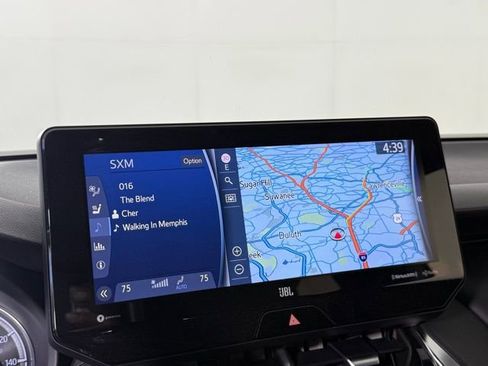 Used 2021 Toyota Venza XLE image 16