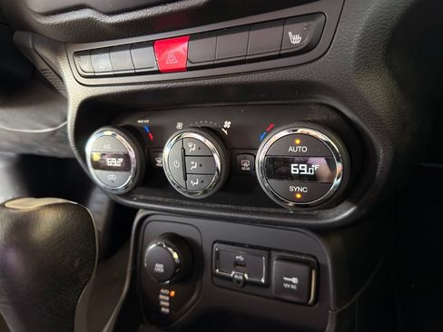 Used 2016 Jeep Renegade Limited AWD/4WD image 44
