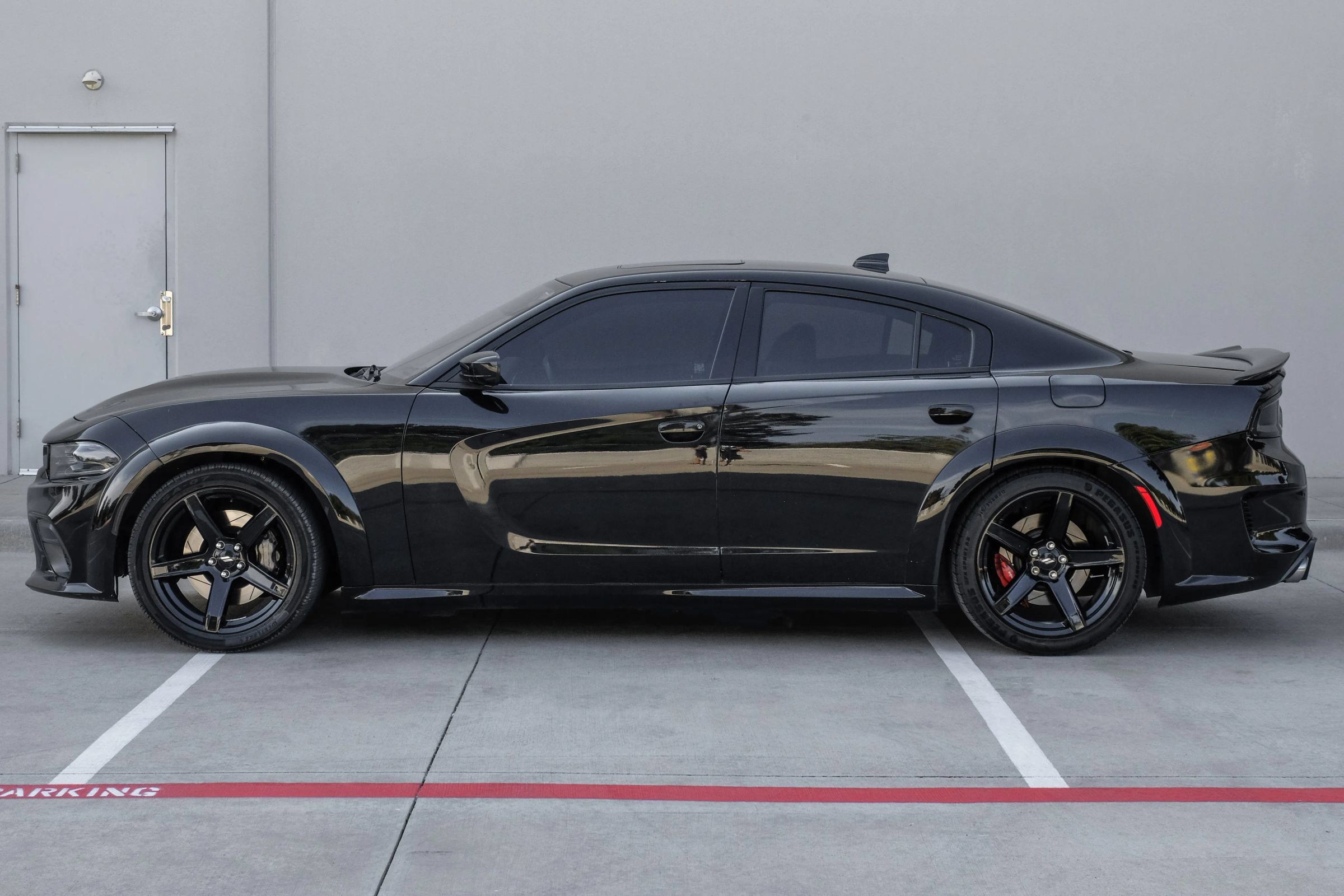 Used 2016 Dodge Charger R/T Scat Pack w/ Technology Group RWD image 8