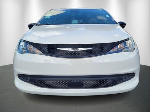 New 2026 Chrysler Voyager LX image 2