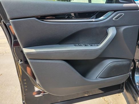 Used 2022 Maserati Levante GT image 18