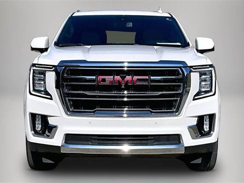 Used 2021 GMC Yukon SLT w/ SLT Luxury Plus Package image 3
