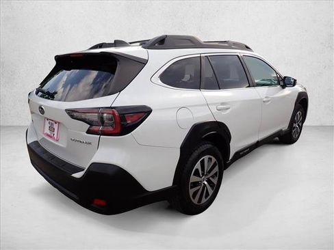 Used 2024 Subaru Outback Premium AWD/4WD image 4
