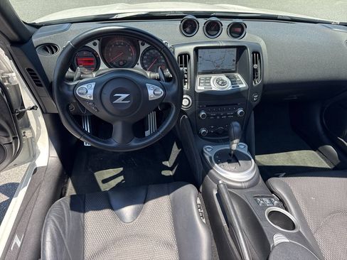 Used 2015 Nissan 370Z Touring RWD image 13