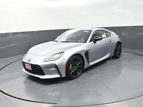 New 2025 Toyota GR86 Premium RWD image 3