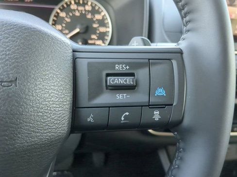 Used 2025 Nissan Rogue SV FWD image 23