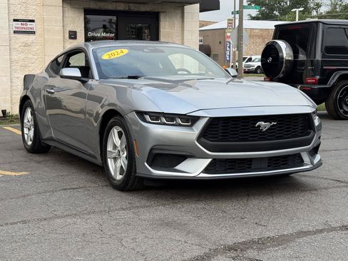 Used 2024 Ford Mustang Coupe RWD image 17