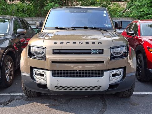 Used 2020 Land Rover Defender 110 SE AWD/4WD image 2