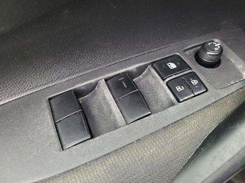 Used 2023 Toyota Corolla LE FWD image 27