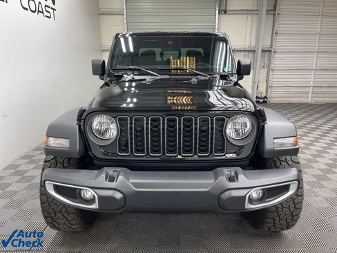 Used 2025 Jeep Gladiator Sport image 9