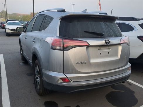 Used 2016 Toyota RAV4 LE image 7