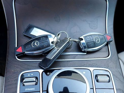 Used 2018 Mercedes-Benz C 300 Sedan image 28