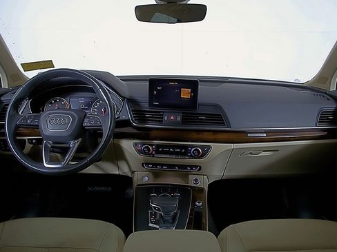 Used 2018 Audi Q5 2.0T Premium Plus w/ Premium Plus Package image 14