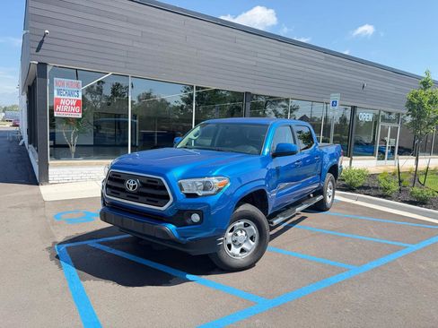 Used 2016 Toyota Tacoma SR5 AWD/4WD image 1