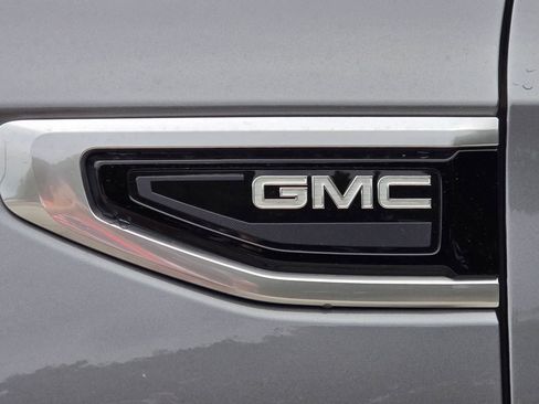 Certified 2021 GMC Yukon Denali w/ Denali Premium Package AWD/4WD image 9