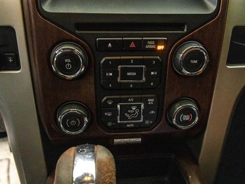 Used 2014 Ford F150 King Ranch w/ King Ranch Luxury Package image 27