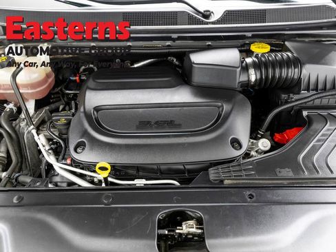 Used 2022 Chrysler Pacifica Touring-L image 7