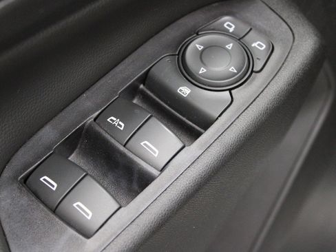 Used 2018 Chevrolet Equinox LT image 18