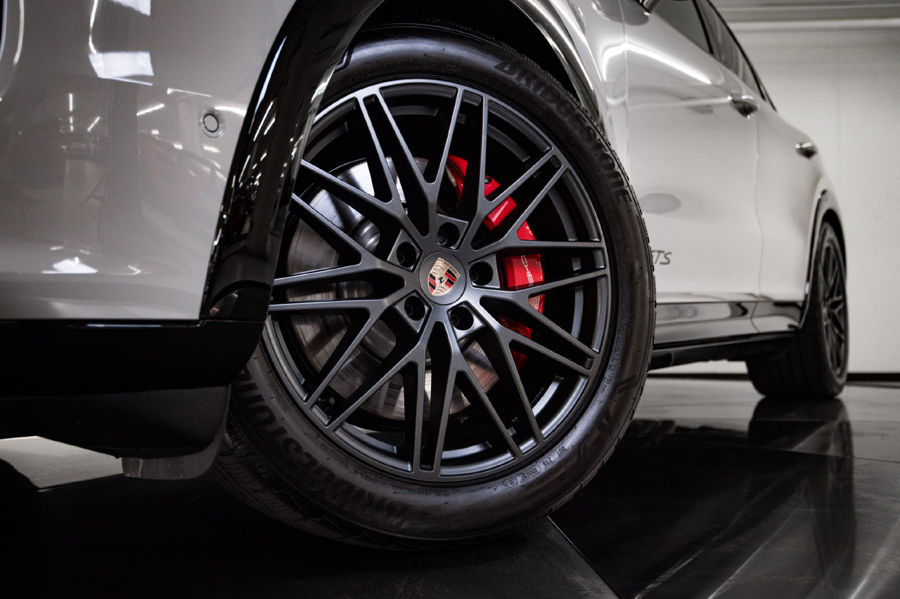 Certified 2026 Porsche Cayenne GTS AWD/4WD image 12
