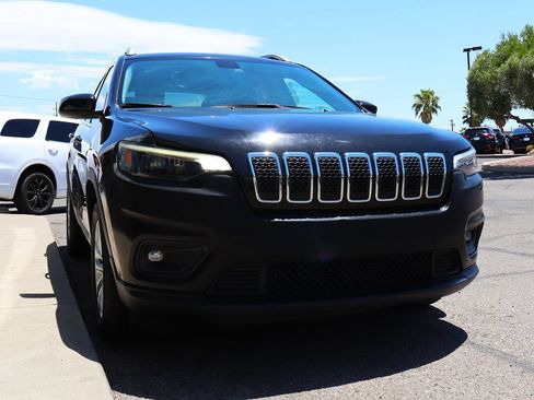 Used 2019 Jeep Cherokee Latitude w/ Popular Appearance Group FWD image 18