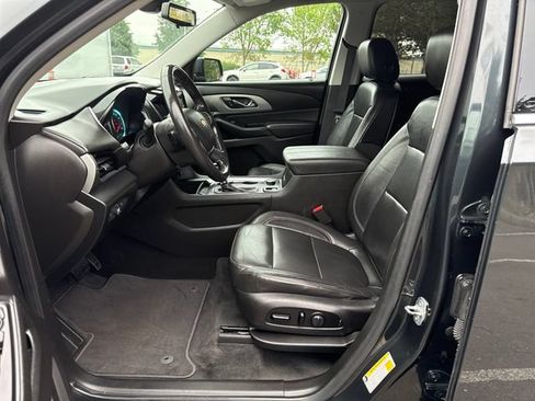 Used 2019 Chevrolet Traverse LT w/ LT Premium Package AWD/4WD image 16