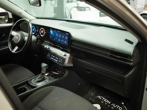 Used 2025 Hyundai Kona SEL FWD image 14