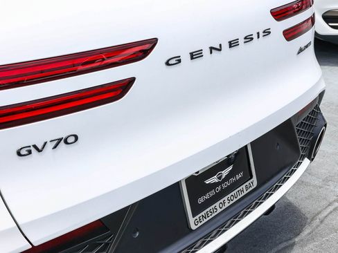 Used 2022 Genesis GV70 3.5T Sport AWD/4WD image 7