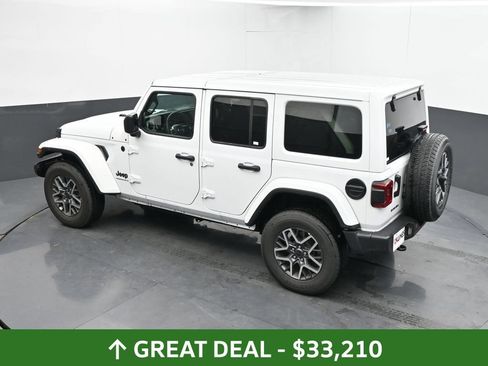 Used 2025 Jeep Wrangler Unlimited Sahara AWD/4WD image 35