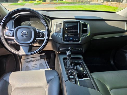 Used 2020 Volvo XC90 T6 Momentum w/ Protection Package Premier AWD/4WD image 8