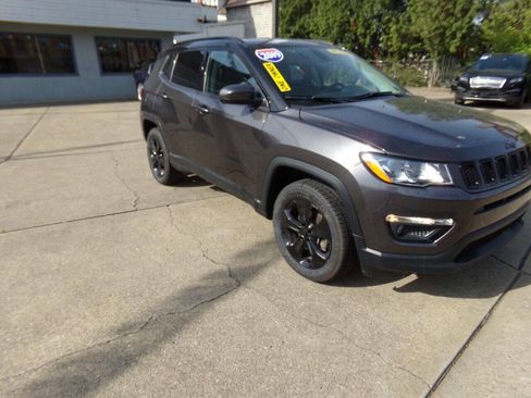 Used 2019 Jeep Compass Latitude AWD/4WD image 7